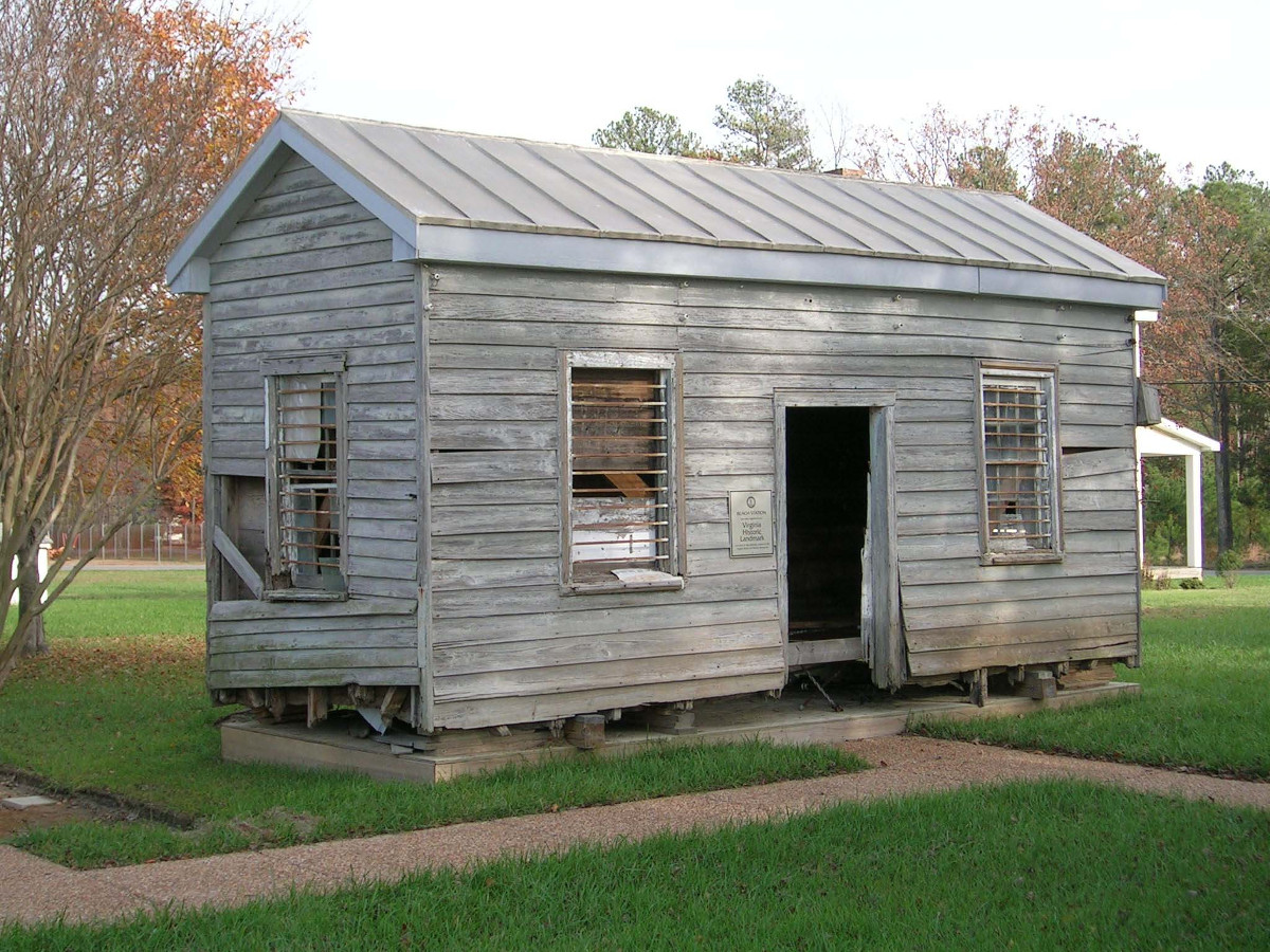 [Béác~h Stá~tíóñ~ Dépó~t. Phó~tó cr~édít~: Ñáñc~ý Krá~ús, 2008]